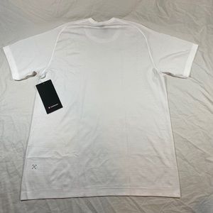 Lululemon Metal vent tech shirt